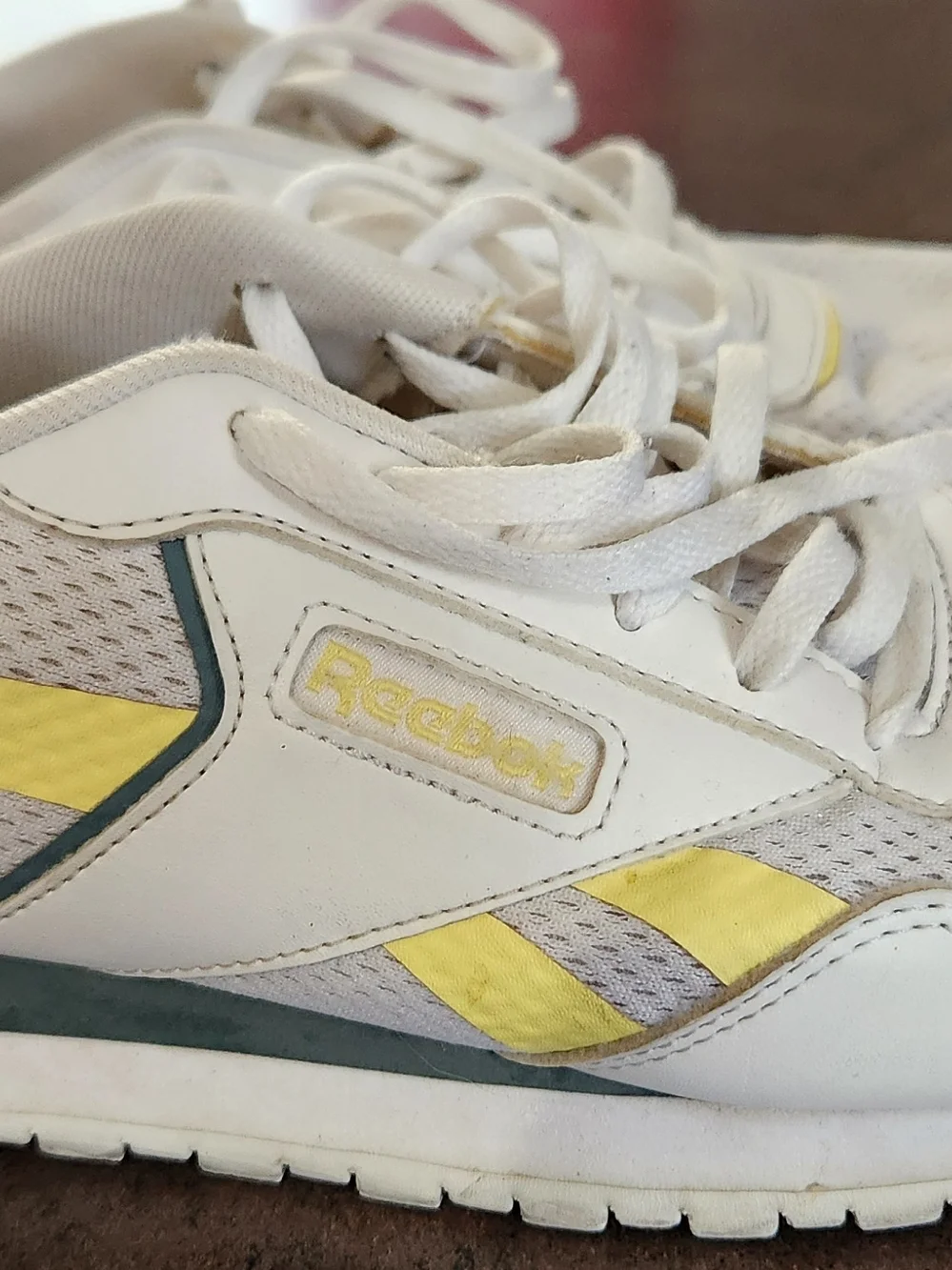 Reebok Classic Leather Legacy Sneakers Size 7.5 Women's Yellow And White